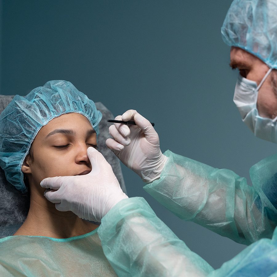 Minimal Scarring and Upper and Lower Eyelid Surgery